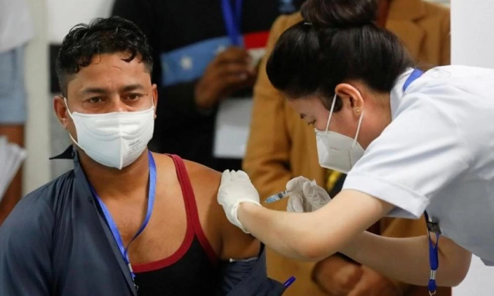 Ινδία: Ξεκίνησε μια από τις μεγαλύτερες εκστρατείες εμβολιασμού στον κόσμο